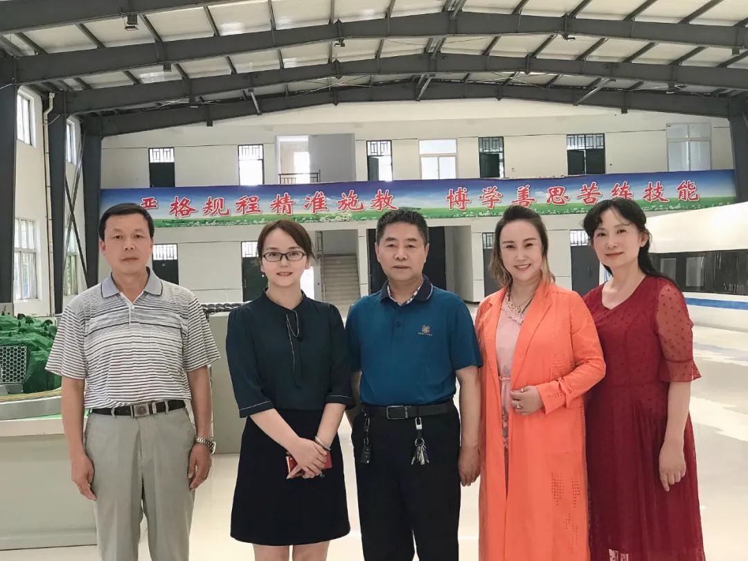 共建命运共同体！集丽舫与振华中专启动校企合作插图